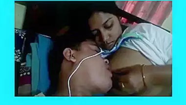 Sunny Leone Husband Playing With Her Boobs - Sunny Leone Breast Feeding To Her Husband indian amateur sex on  Indiansexy.me