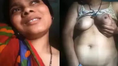 Xxxvdoj - Muslim Bhabhi Striptease Show With Her Secret Lover desi porn video