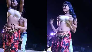Nangi Ladkiyon Ka Dance - Sexy Stage Dance Boob Tit Squeezing desi porn video