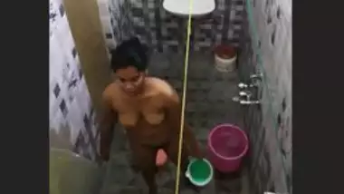 380px x 214px - Neighbor Girl Bath Spying desi porn video