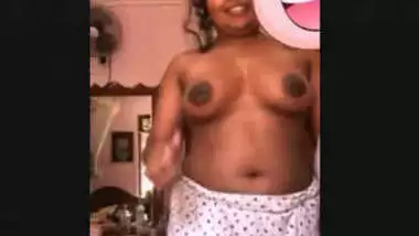 Sri Lankan Girl Boob Show In Video Call desi porn video